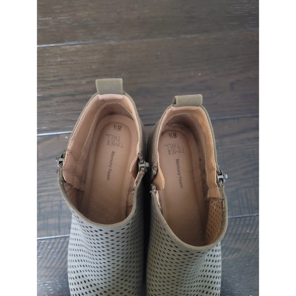 Brand New Booties - Picture 2 of 3